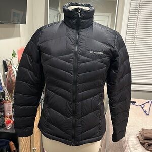 Columbia Black Puffer Jacket - Medium